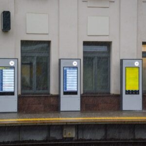 Totem-passenger-information-displays-WOP-stacja-Radom