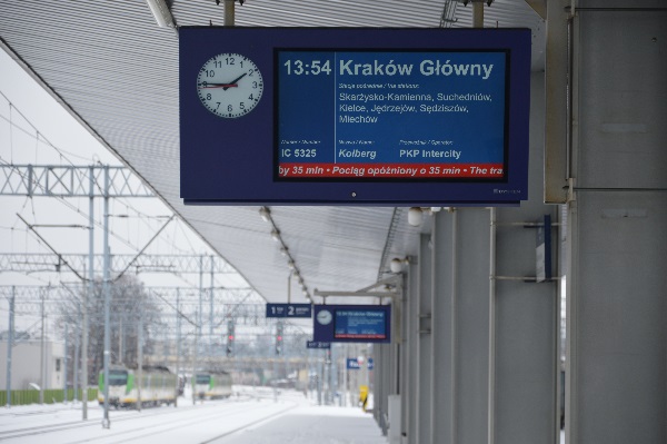 next train departure platfor display in LCD TFT technology
